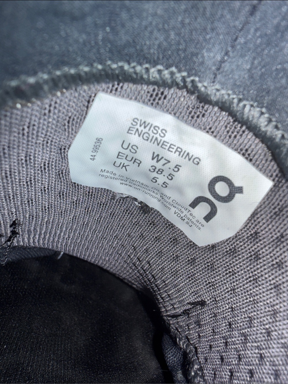 On Running Men's Trail Shoes in Light Gray and Black - Picture 5 of 5